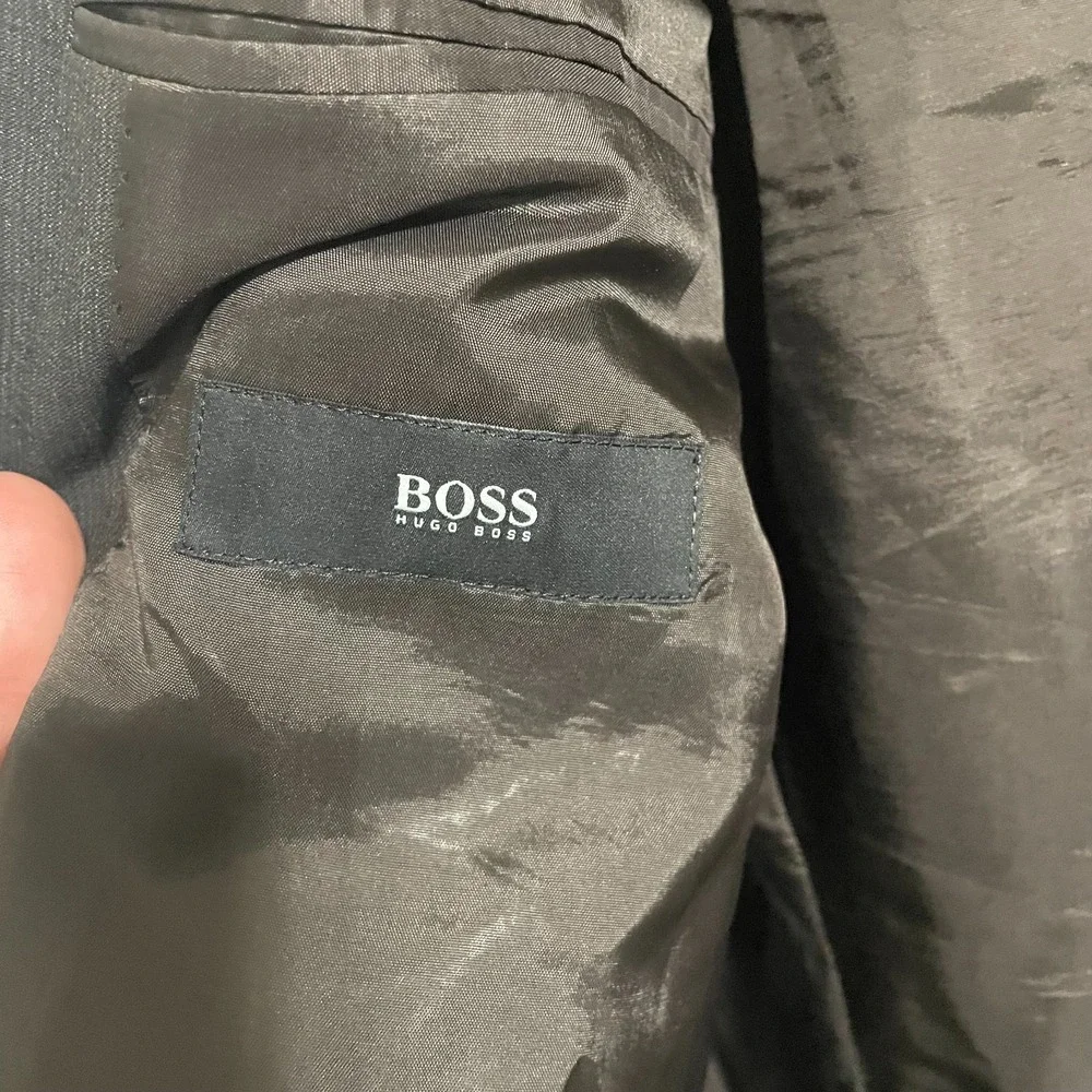 Hugo Boss Suit Jacket Mens 44R Brown Pinstripe Pasolini Movie‎ Blazer 2-Button
